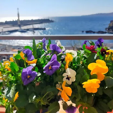 La Spiaggetta Di Stazzo Bed & Breakfast *