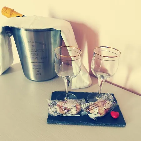 La Spiaggetta Di Stazzo Bed & Breakfast *