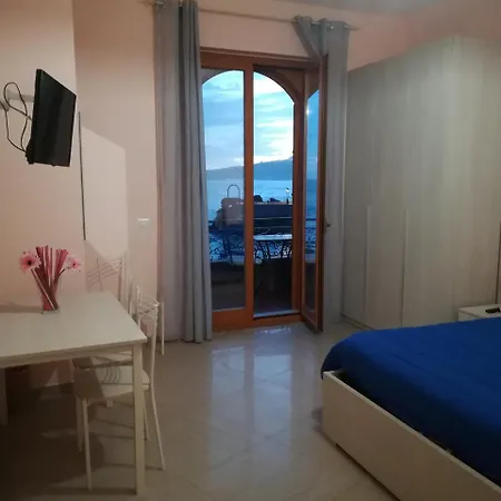 Oda ve Kahvaltı La Spiaggetta Di Stazzo Acireale