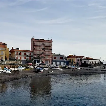 La Spiaggetta Di Stazzo Oda ve Kahvaltı Acireale