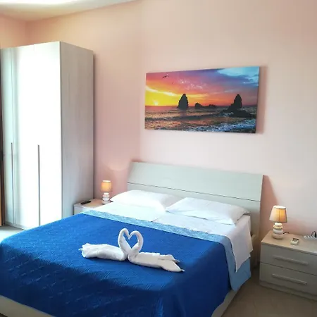 La Spiaggetta Di Stazzo Bed and Breakfast